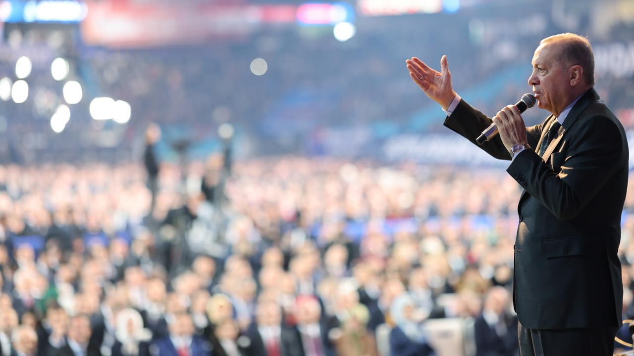 Vom Hoffnungsträger zur Machtmaschine - Erdogans AKP wird 25