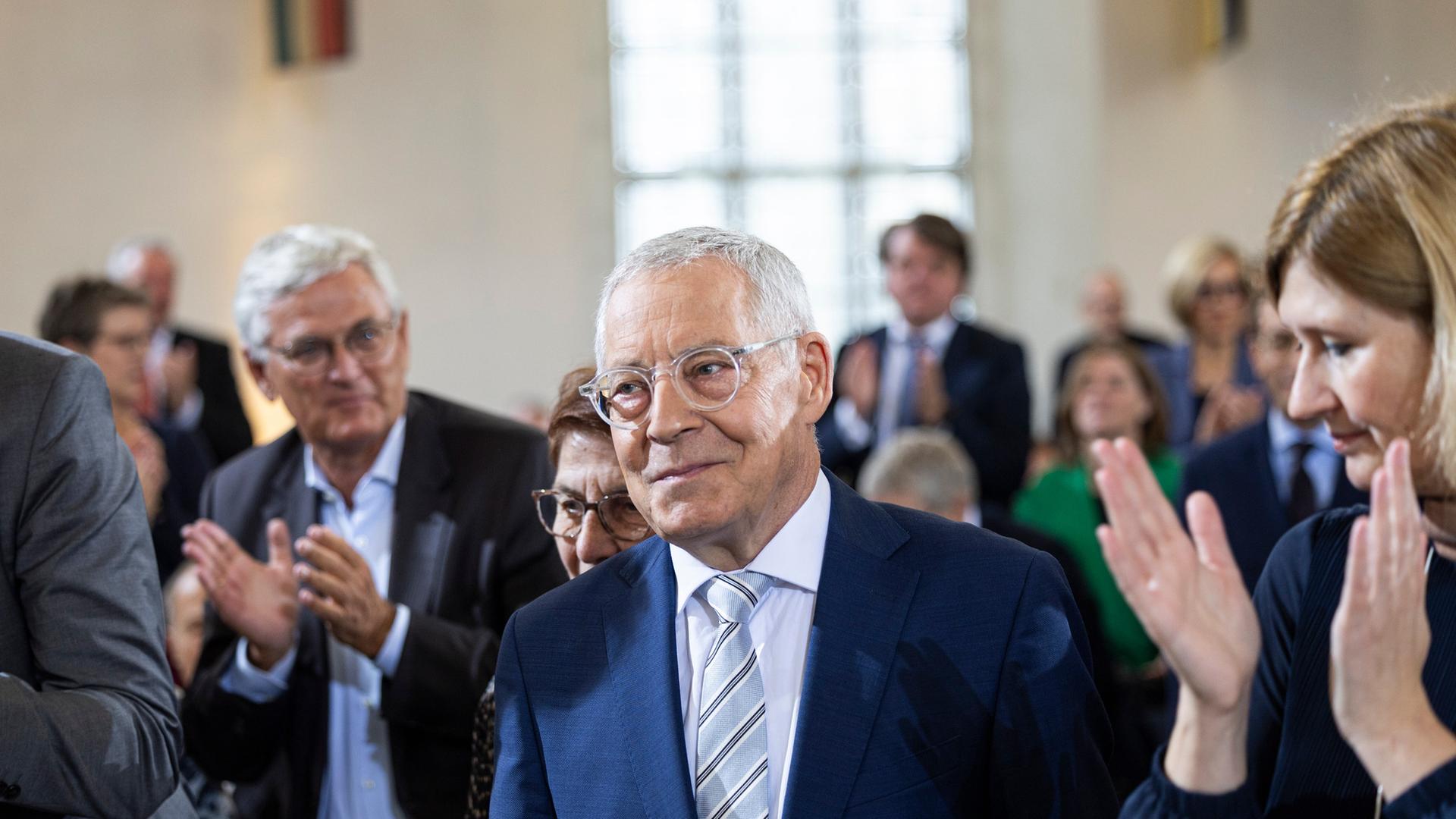 Applaus für Preisträger Karl Schlögel in der Frankfurter Paulskirche | picture alliance/dpa/dpa pool | Hannes P Albert