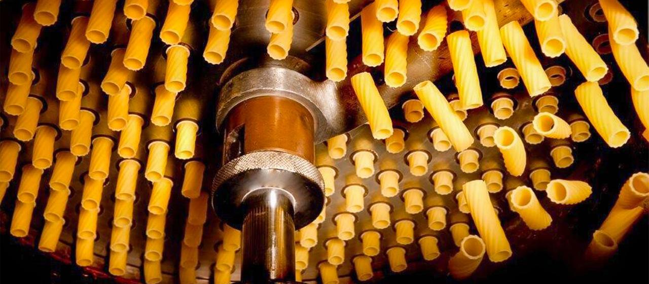Pastaherstellung im Barilla-Werk in Parma.