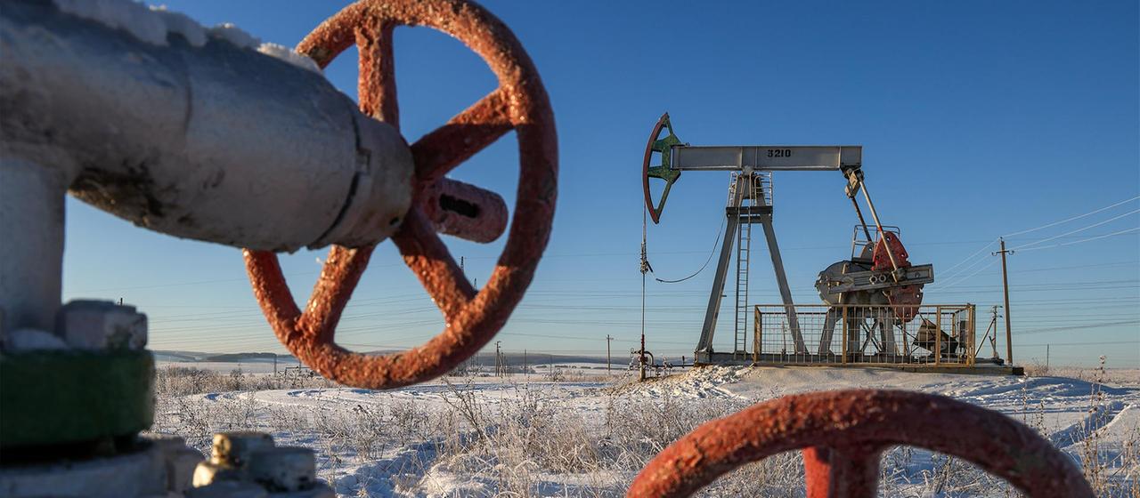 Ölpumpen auf einem russischen Ölfeld.