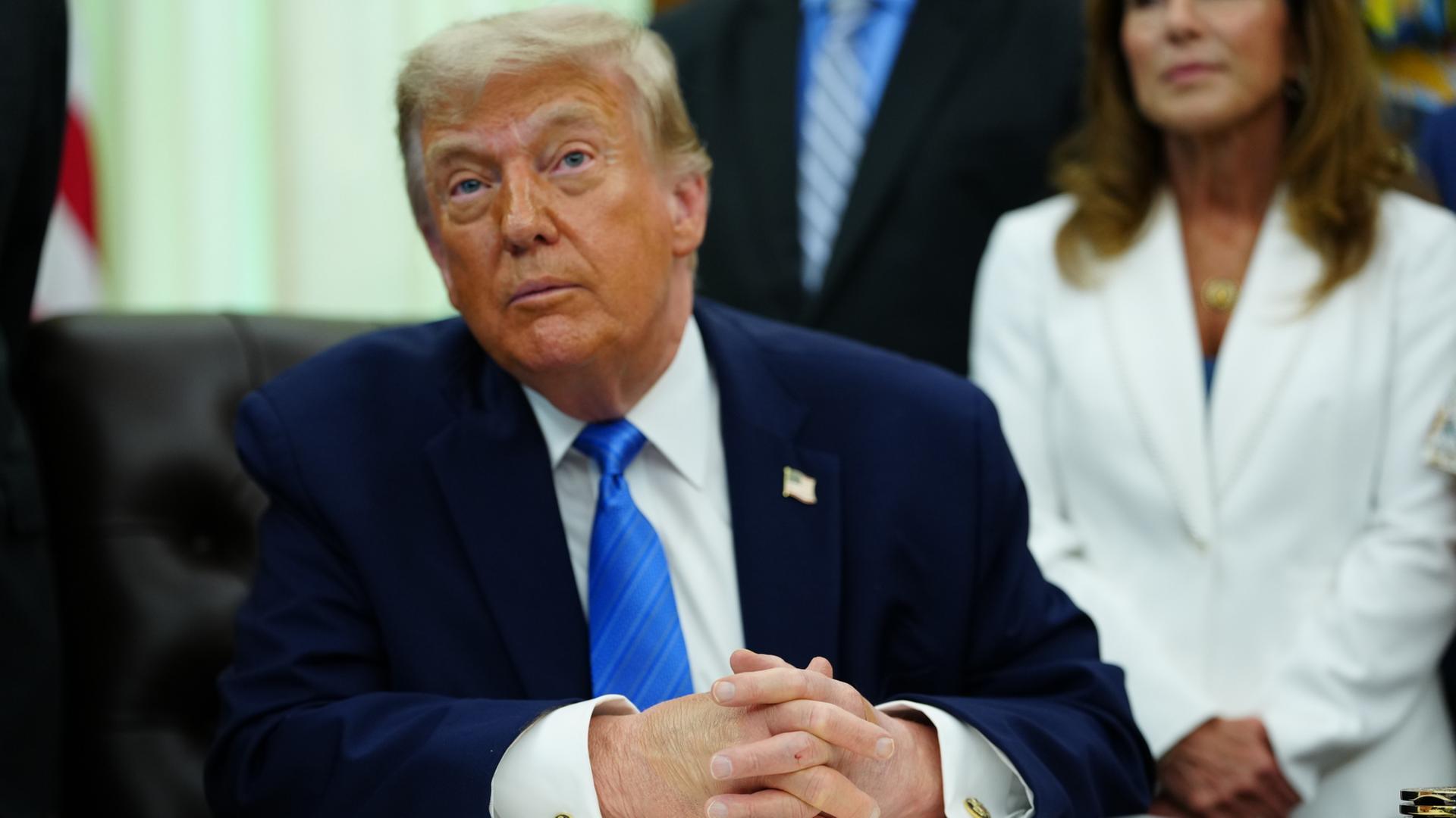 US-Präsident Trump droht mit "harten" Angriffen au