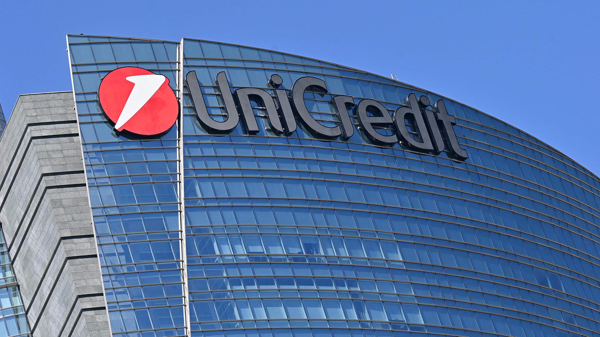 UniCredit legt Übernahmeangebot für Commerzbank vor UniCredit legt Übernahmeangebot für Commerzbank vor