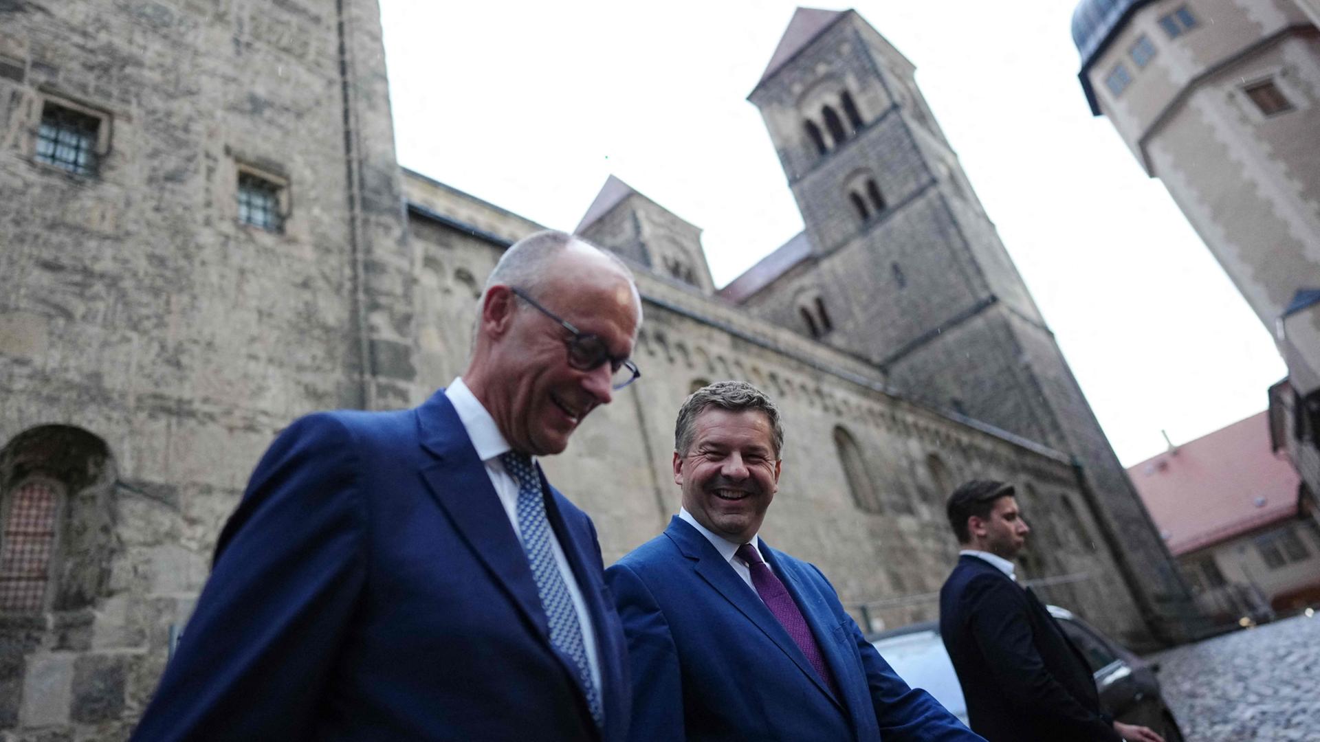 Friedrich Merz und Sven Schulze in Quedlinburg | AFP