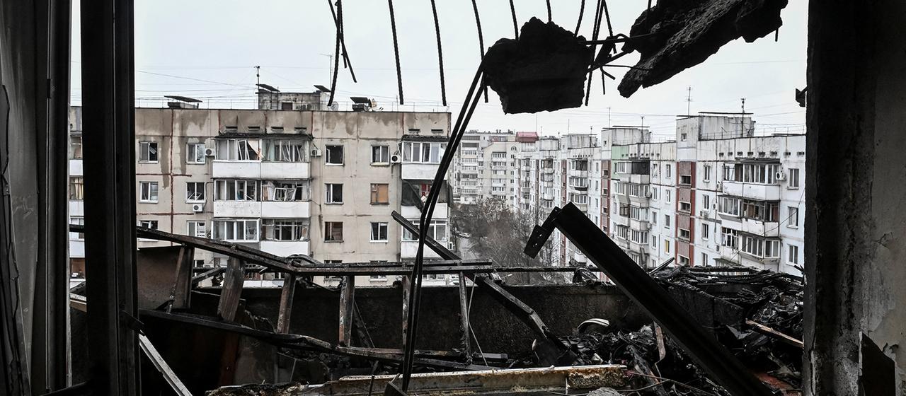 Ein zerstörtes Wohnhaus in Saporischschja, Ukraine.