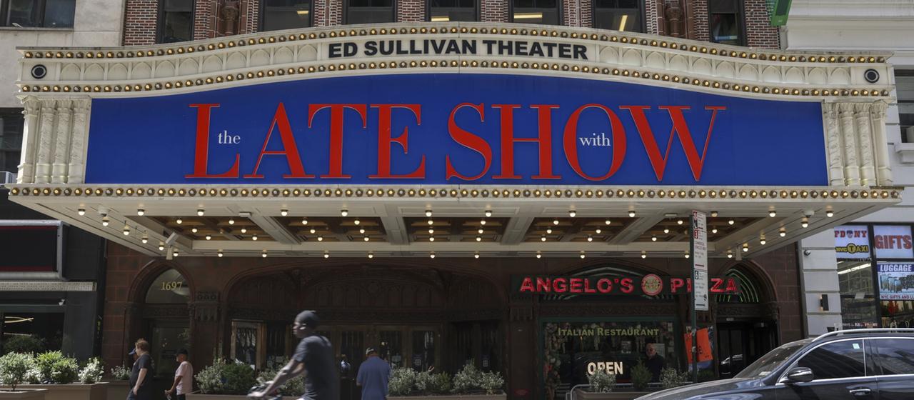 Das Ed Sullivan Theater, in dem die Late Show mit Moderator Stephen Colbert in New York, New York, gedreht wird,