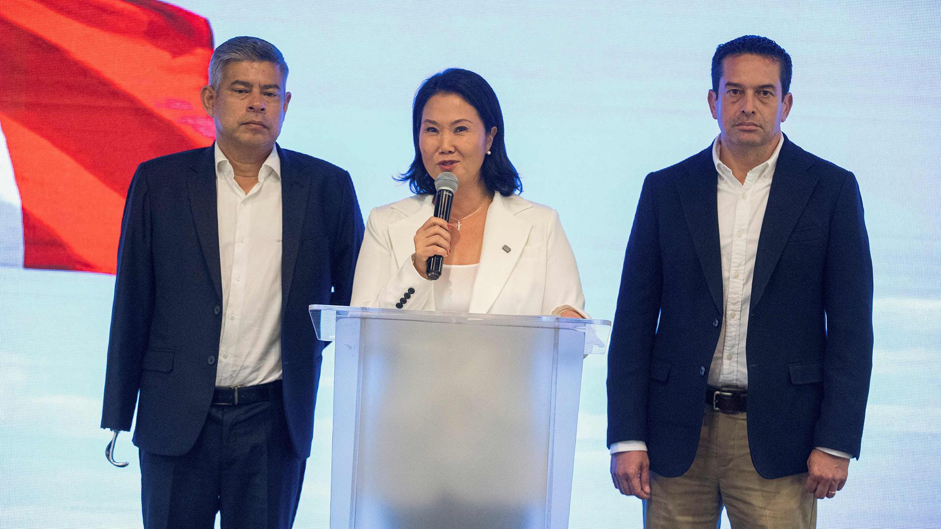  Louis Galarreta Velarde, Keiko Fujimori und Miki Torres Morales | AFP