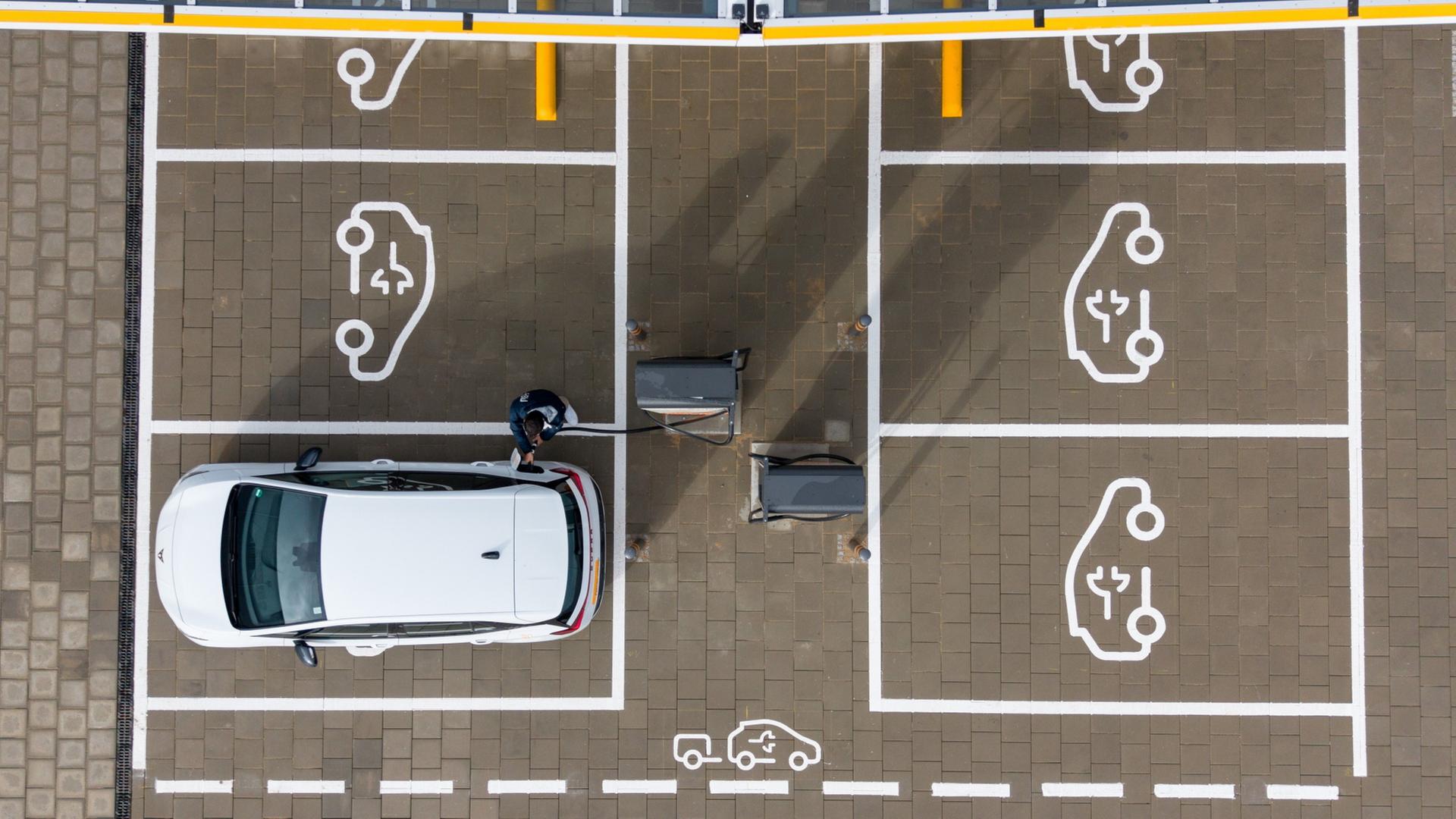 E-Autos: CSU will Förderung zugunsten deutscher Hersteller ändern