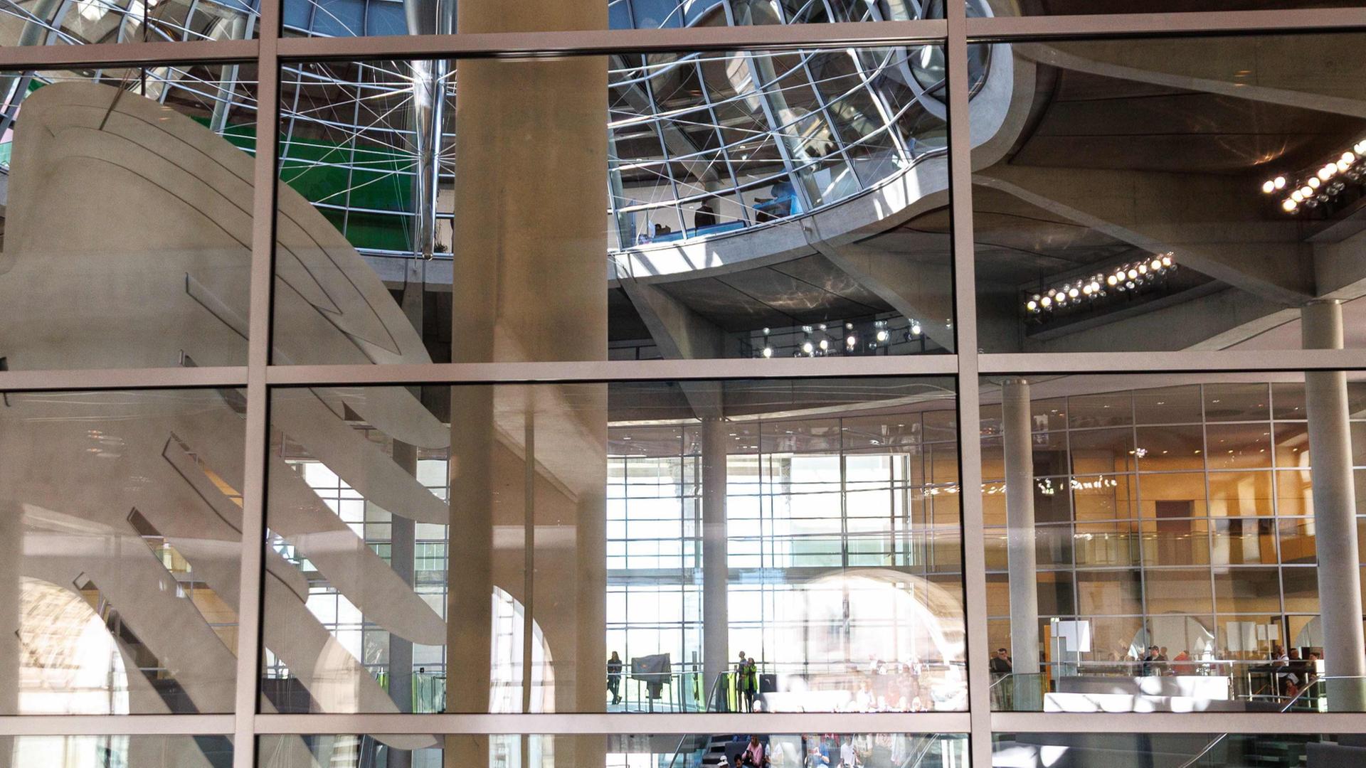 Blick in den Plenarsaal des Bundestags | Carsten Koall/dpa