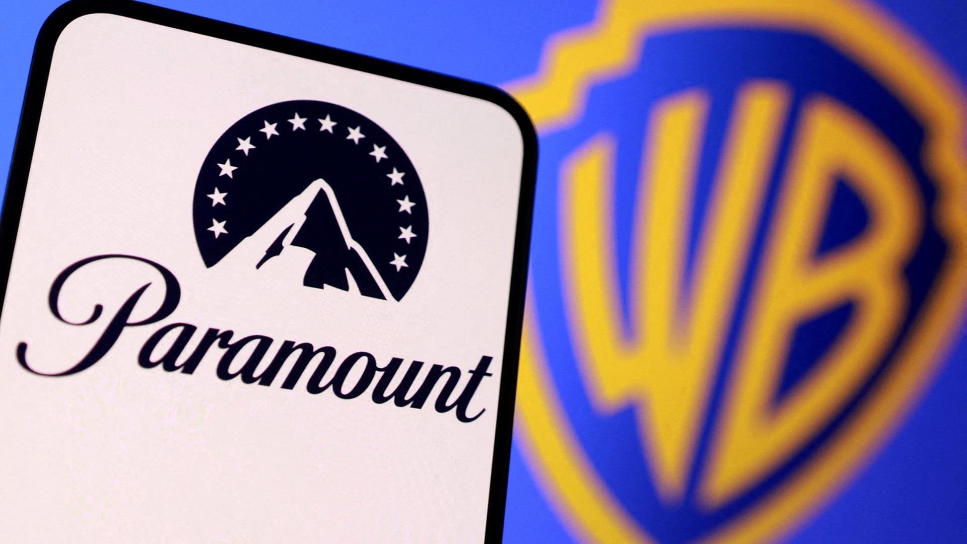 Die Logos von Warner Bros. und Paramount  | REUTERS