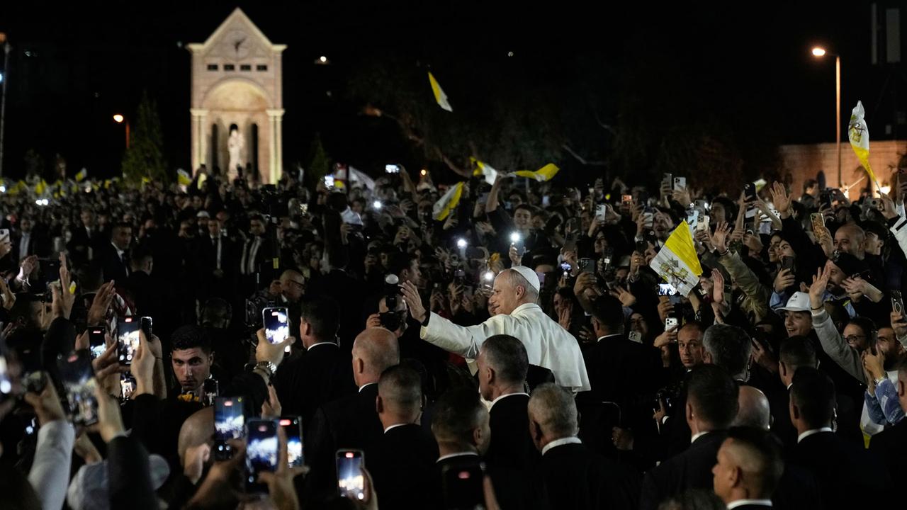 Papst Leo XIV. macht jungen Menschen im Libanon Mut