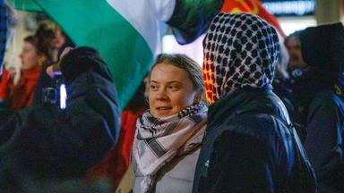 Greta Thunberg nimmt an einer pro-palästinensischen Demonstration in Leipzig teil.
