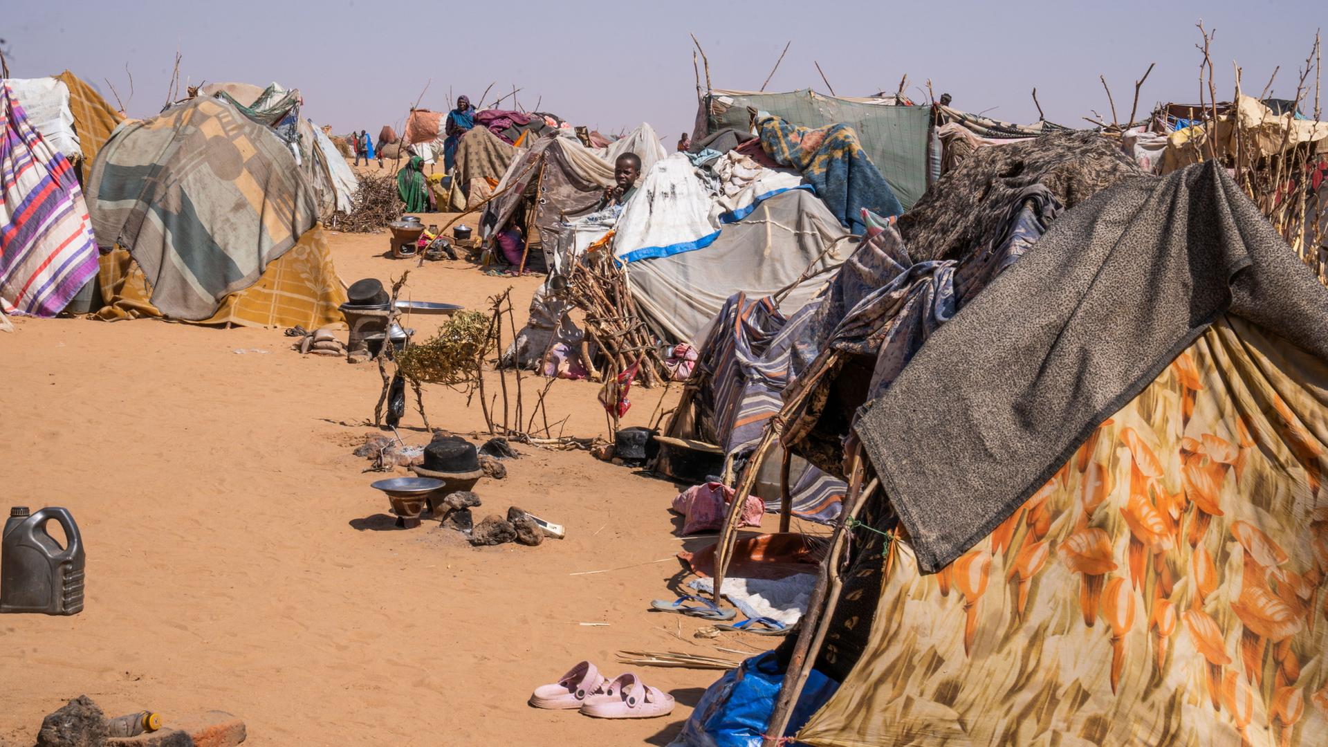 Zelte, in denen Vertriebene untergebracht sind, die kürzlich in die Region Tawila im Sudan geflohen sind. | Al-Sayed Mahmoud Ahmed/XinHua/dp