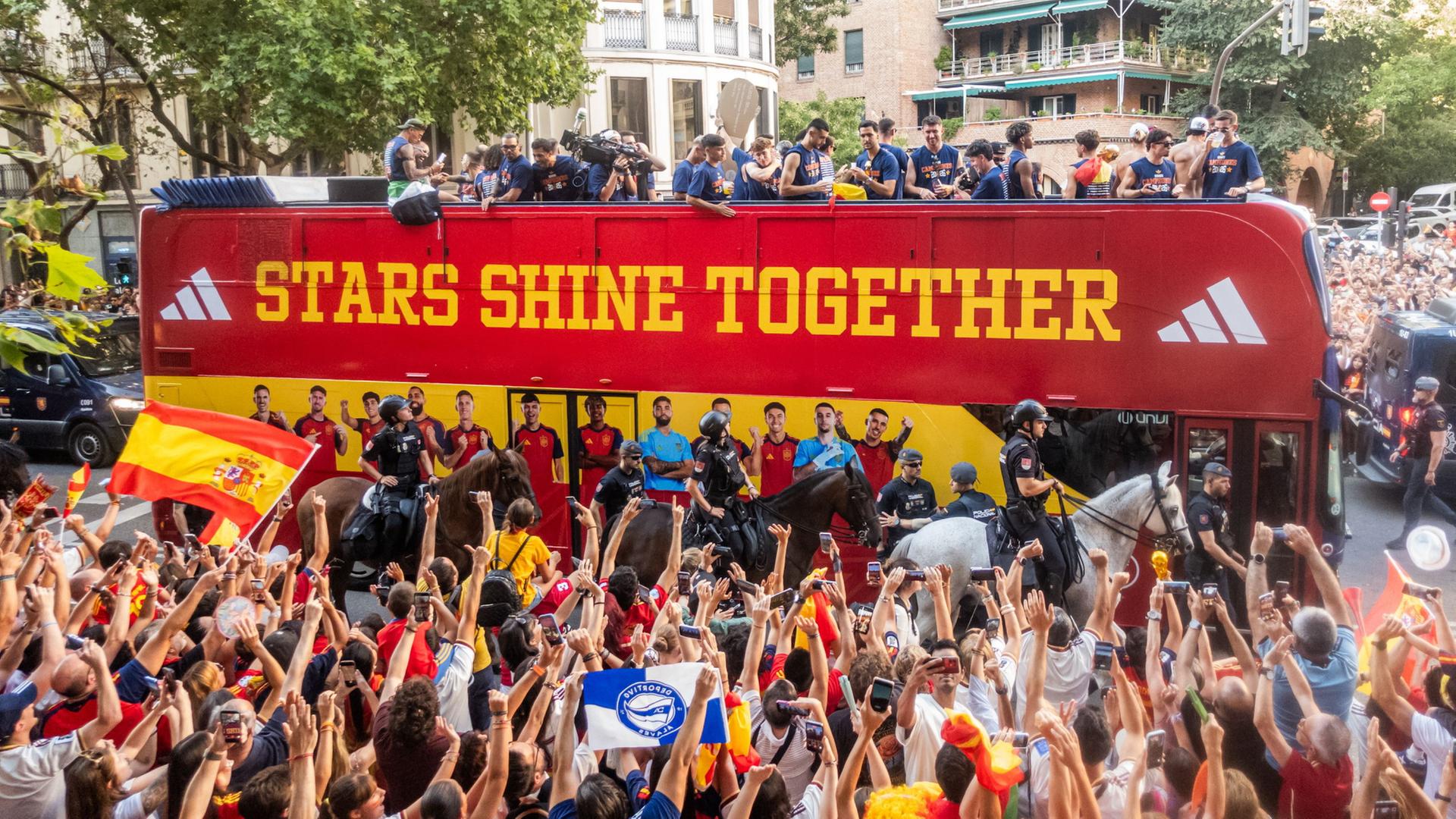 Spanien feiert seine Fußballweltmeister Spanien feiert seine Fußballweltmeister