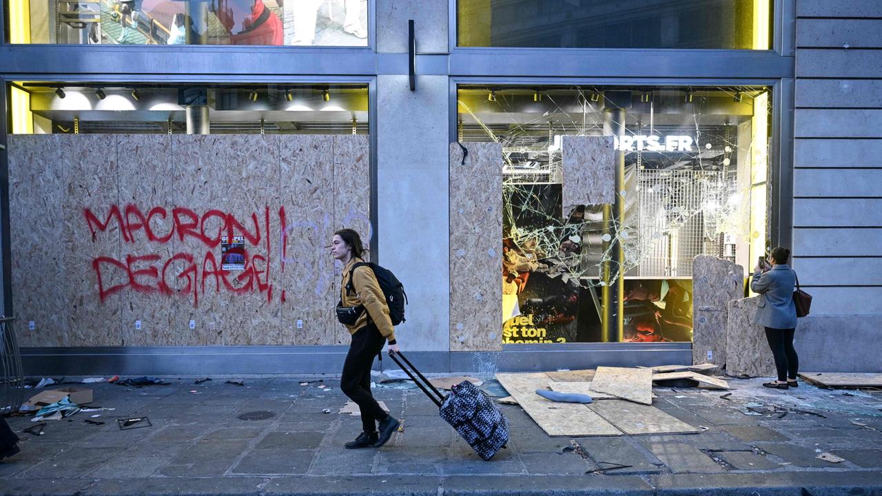 Riots in France: bewilderment and finger-pointing
