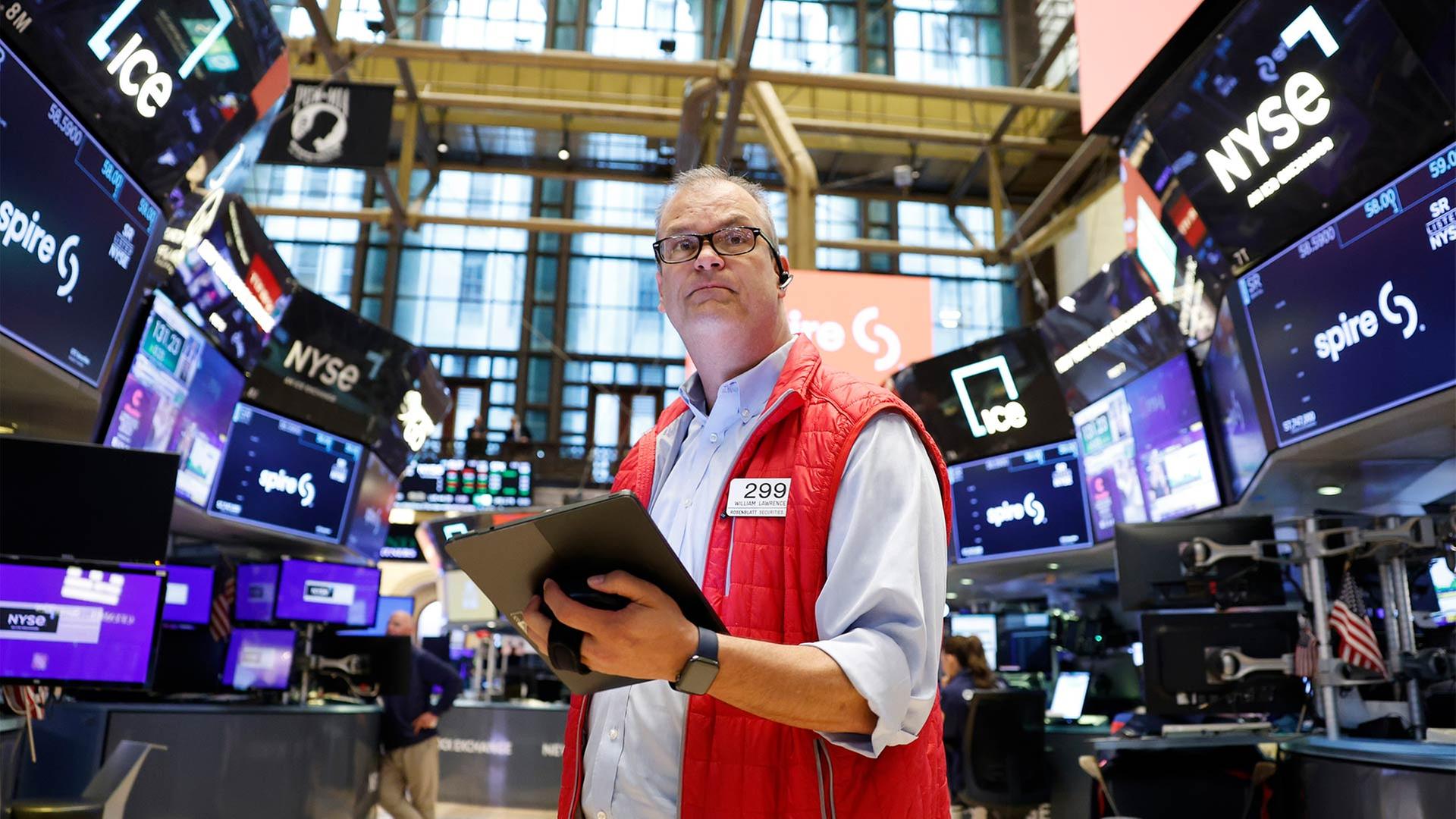 Händler an der New York Stock Exchange. | picture alliance / newscom