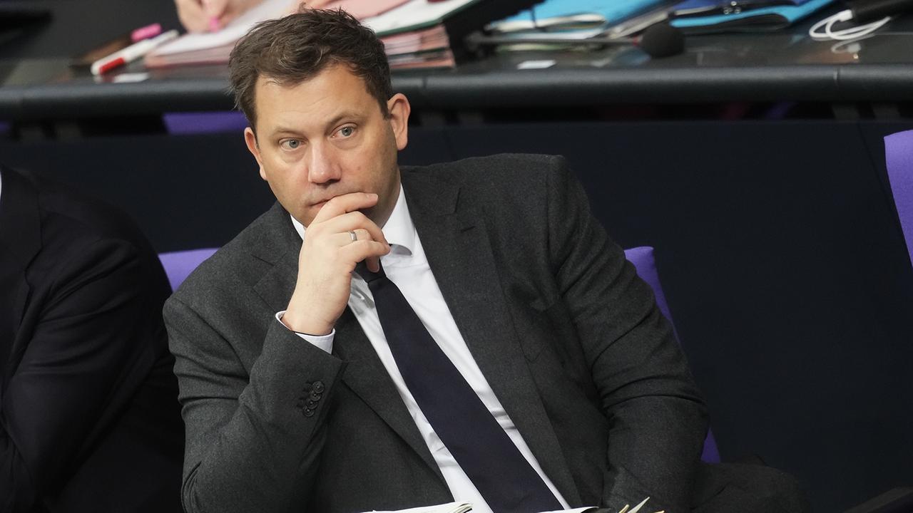 Klingbeil pocht auf eigene schwarz-rote Mehrheit für Rentenpaket