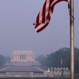 Das Lincoln Memorial in Washington wird von Rauch umhüllt