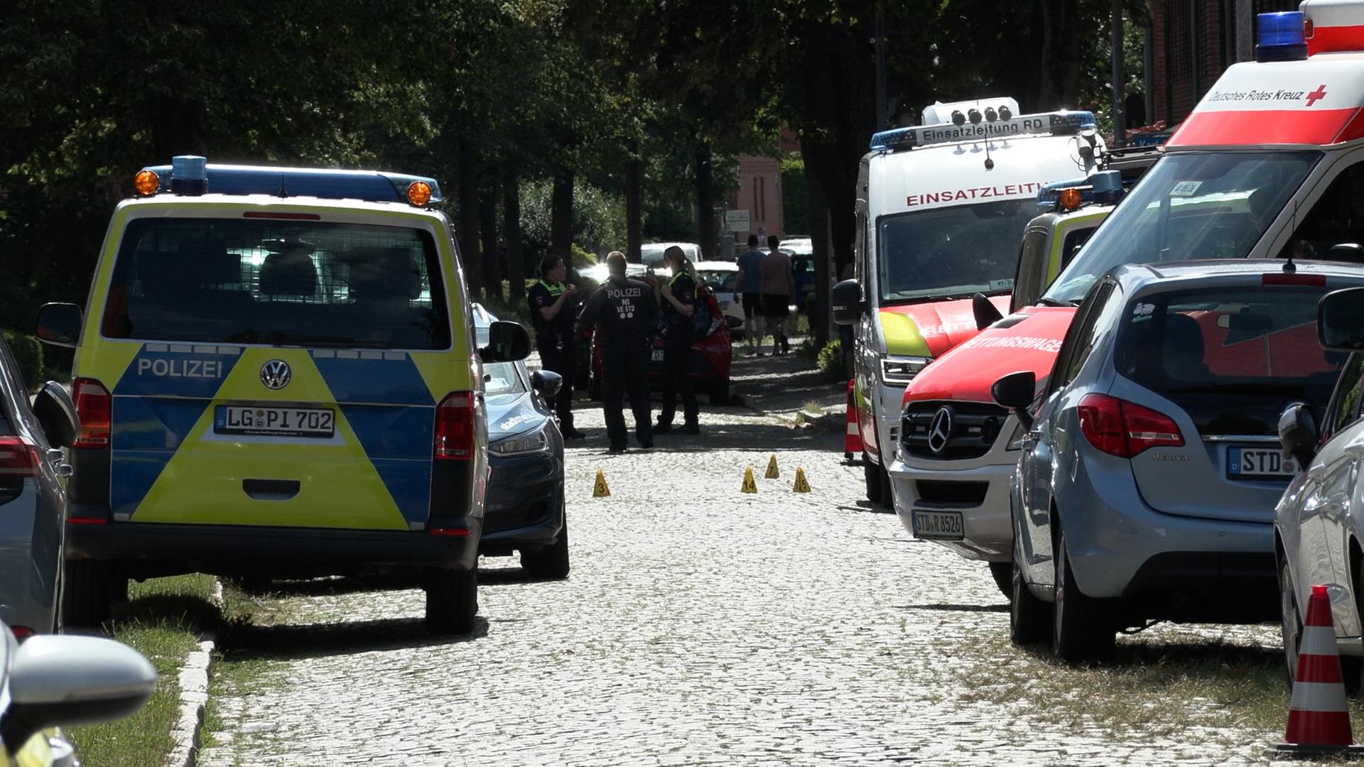 Einsatzkräfte am Tatort in Stade | EPA