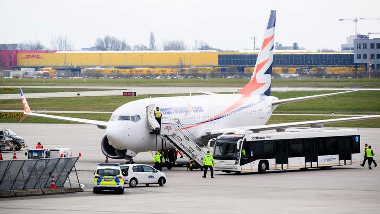 Ein Flugzeug mit Menschen aus Afghanistan landet in Hannover