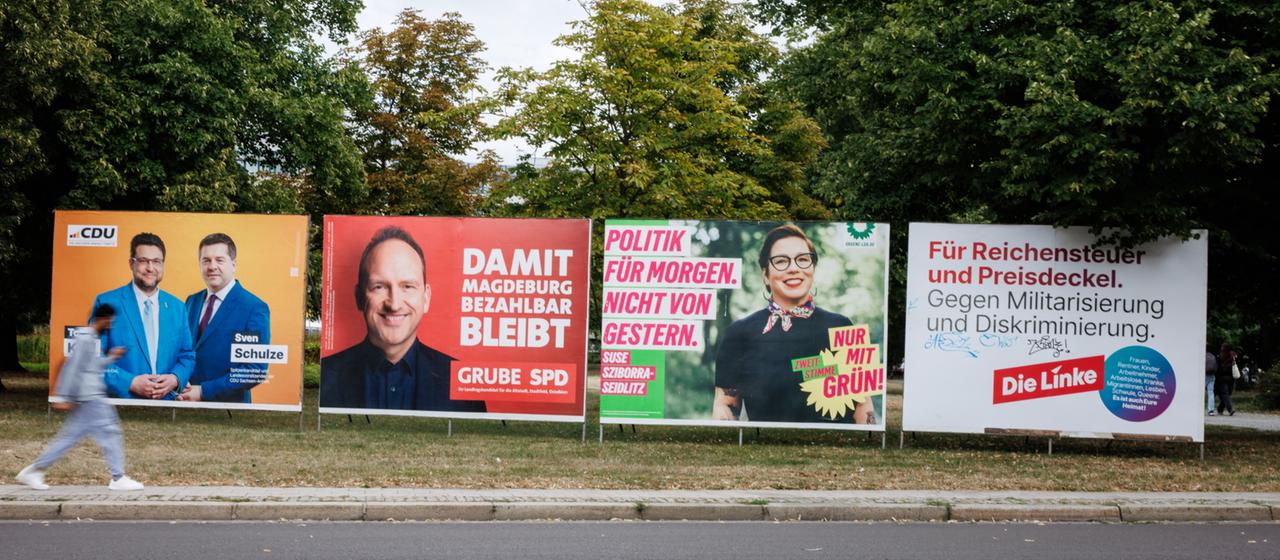 Wahlplakate sind in Magdeburg zu sehen.