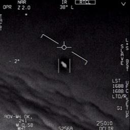 Das Standbild eines Videos zeigt ein unidentifiziertes Flugobjekt, von einem US-Kampfjet aufgenommen.