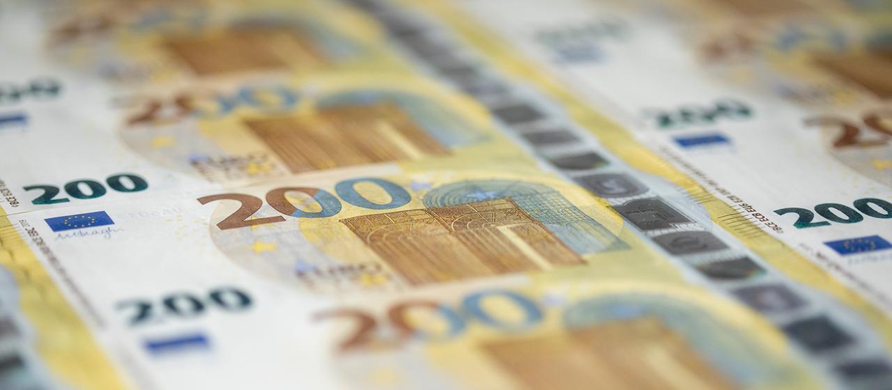 200-Euroscheine | ARD-aktuell / Weiss 200-Euroscheine