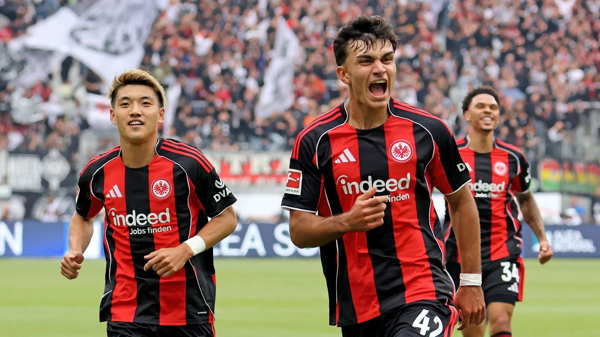 Eintracht-Profi Can Uzun (Mitte) überzeugt beim Saisonauftakt mit einer Topleistung. | Imago Images