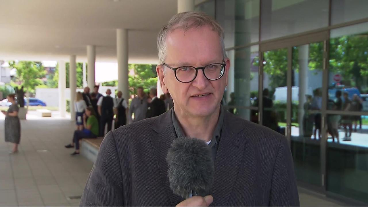 Michael Reiner, BR, zum Besuch von Kanzler Scholz beim BAMF | tagesschau.de