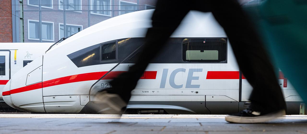 ICE im Bahnhof Münster