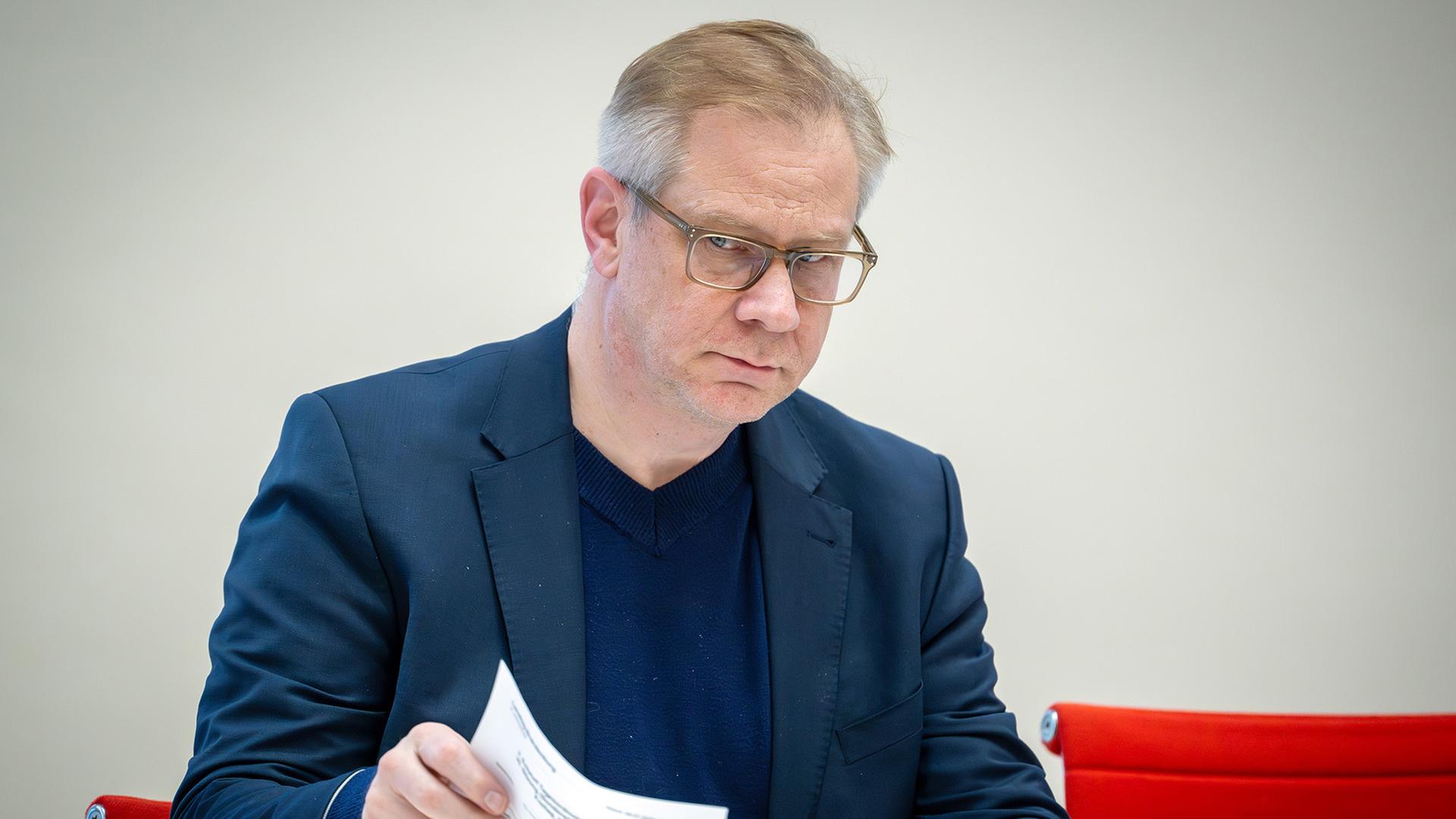 Andreas Büttner, Antisemitismusbeauftragter der Brandenburger Landesregierung, aufgenommen während der 25. Sitzung des Brandenburger Landtages am 09.01.2026. (Quelle: Picture Alliance/Soeren Stache)  | Picture Alliance/Soeren Stache
