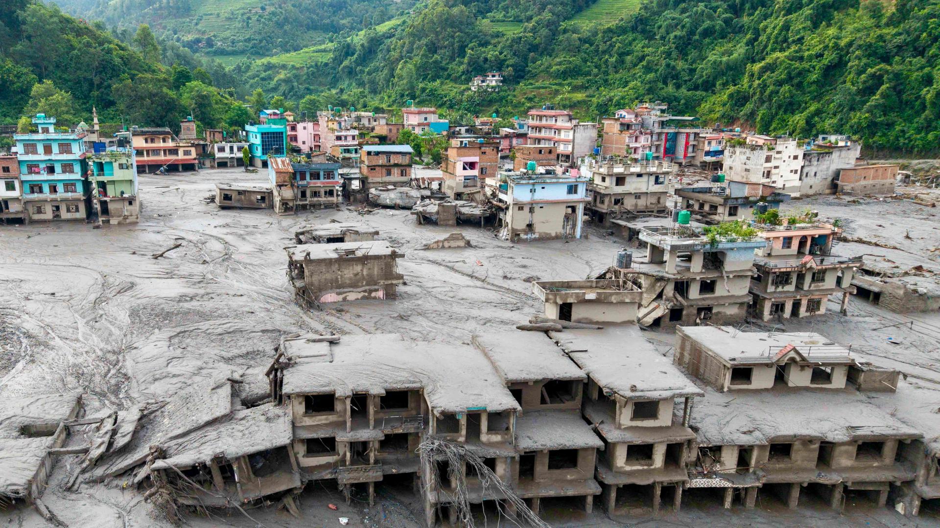 Was über die Flutwelle in Nepal bekannt ist