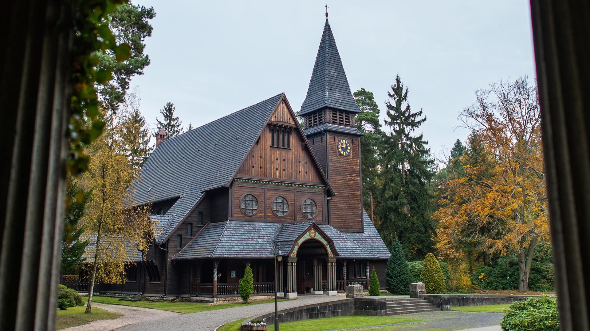 Stahnsdorfer Südwestkirchhof: Wildschweine auf Friedhof gelockt