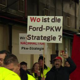 Demonstration im Kölner Ford-Werk.