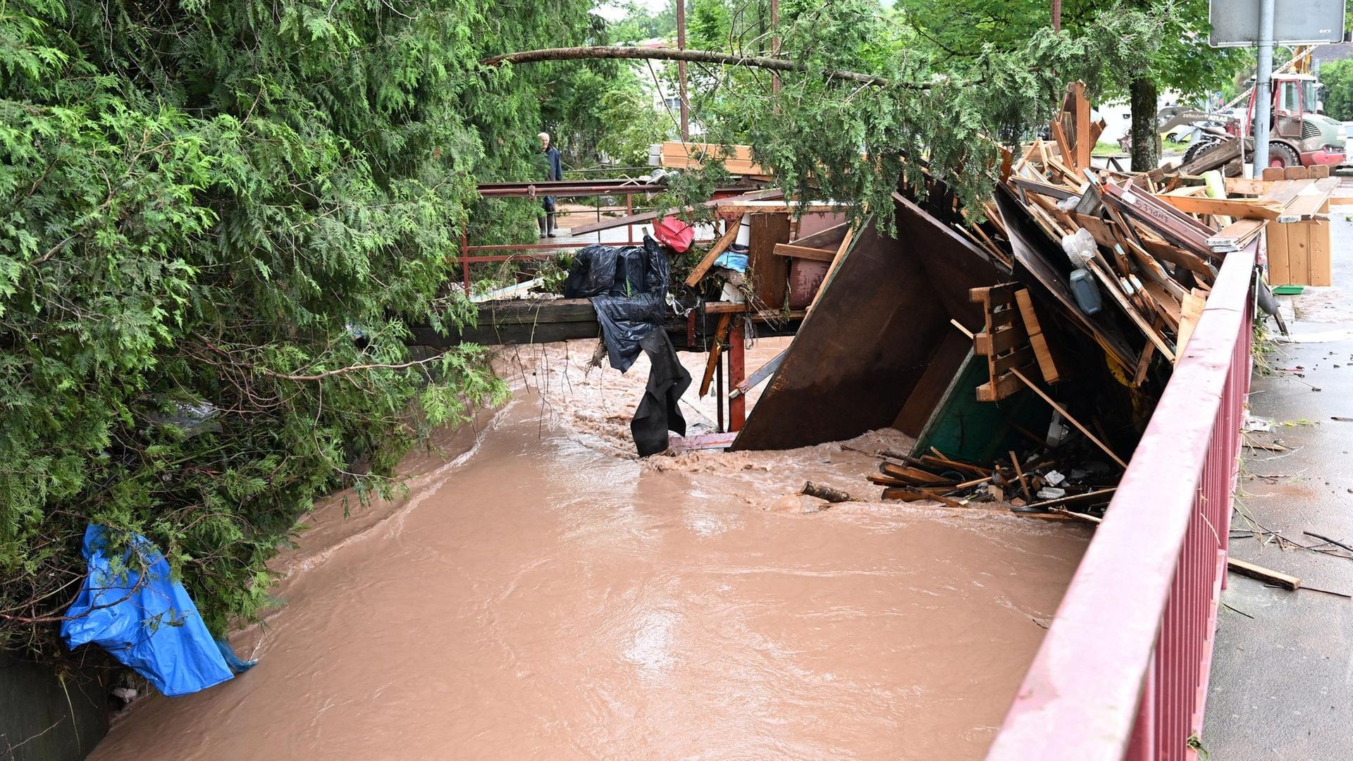 ベルリン朝のニュース：洪水対策と地域のトピックス