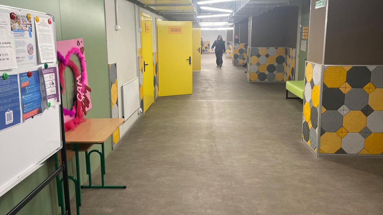 Schule in der Ukraine: Zum Unterricht unter die Erde