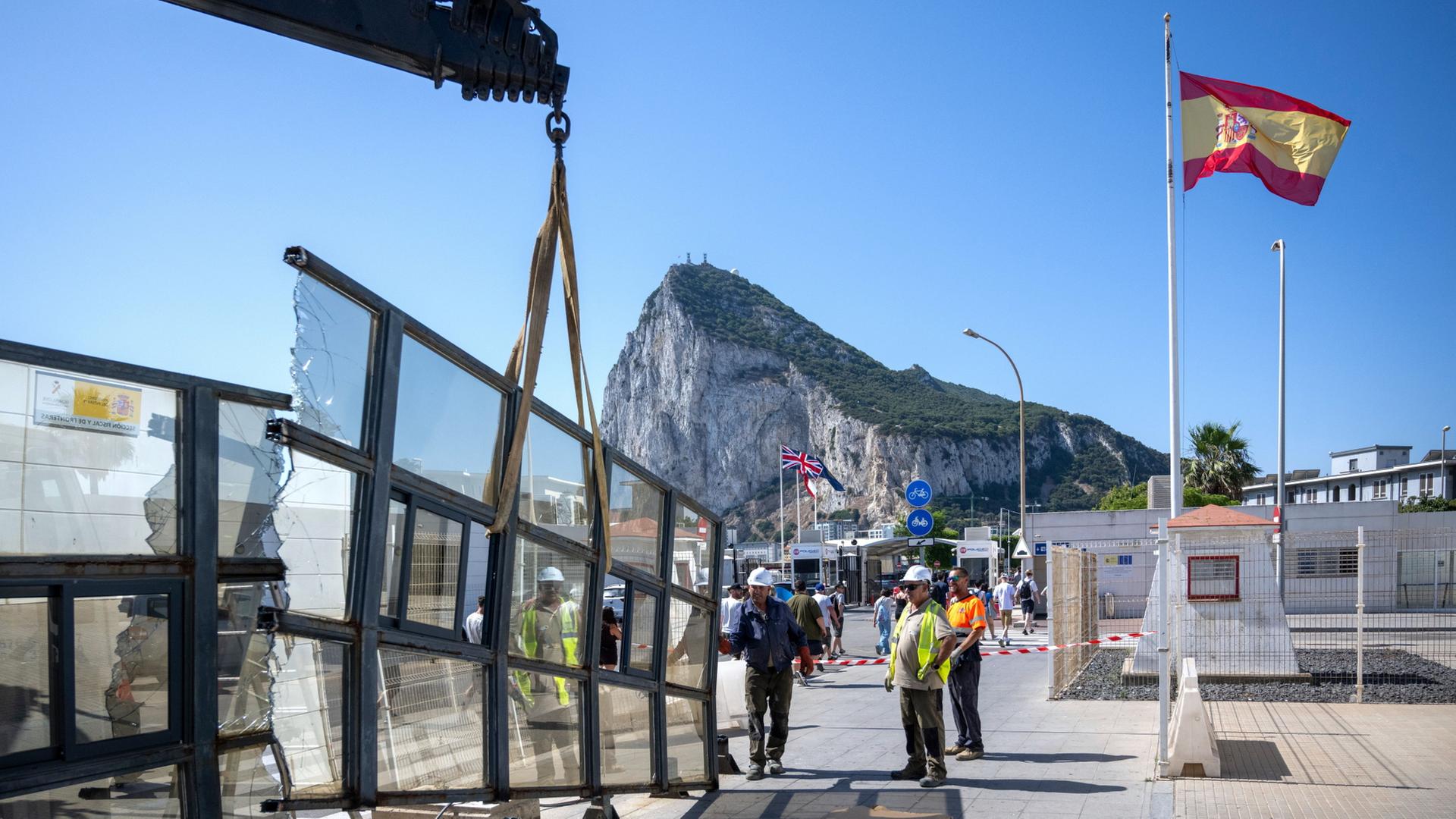 Spanien und Gibraltar heben Grenzkontrollen auf Spanien und Gibraltar heben Grenzkontrollen auf