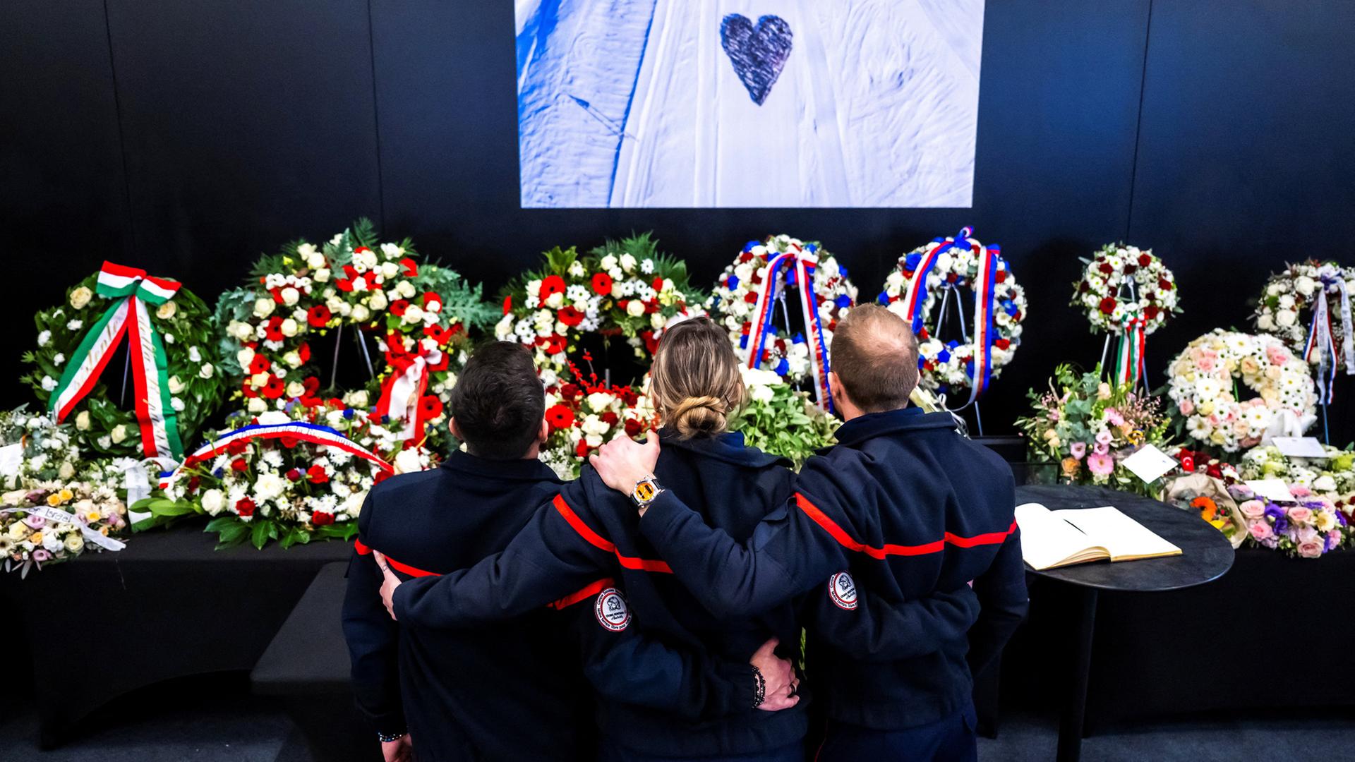 Gedenkfeier in Crans-Montana, Schweiz. | via REUTERS