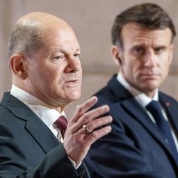 Olaf Scholz und Emmanuel Macron bei einer gemeinsamen Pressekonferenz in Paris