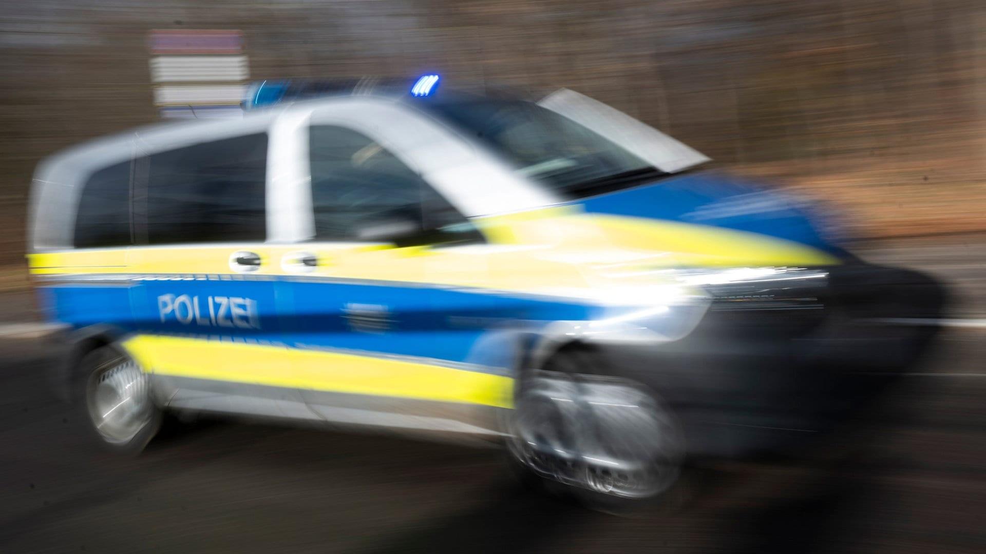 Kernen im Remstal: Polizeieinsatz am Bahnhof - Person mit Pistole gesichtet?