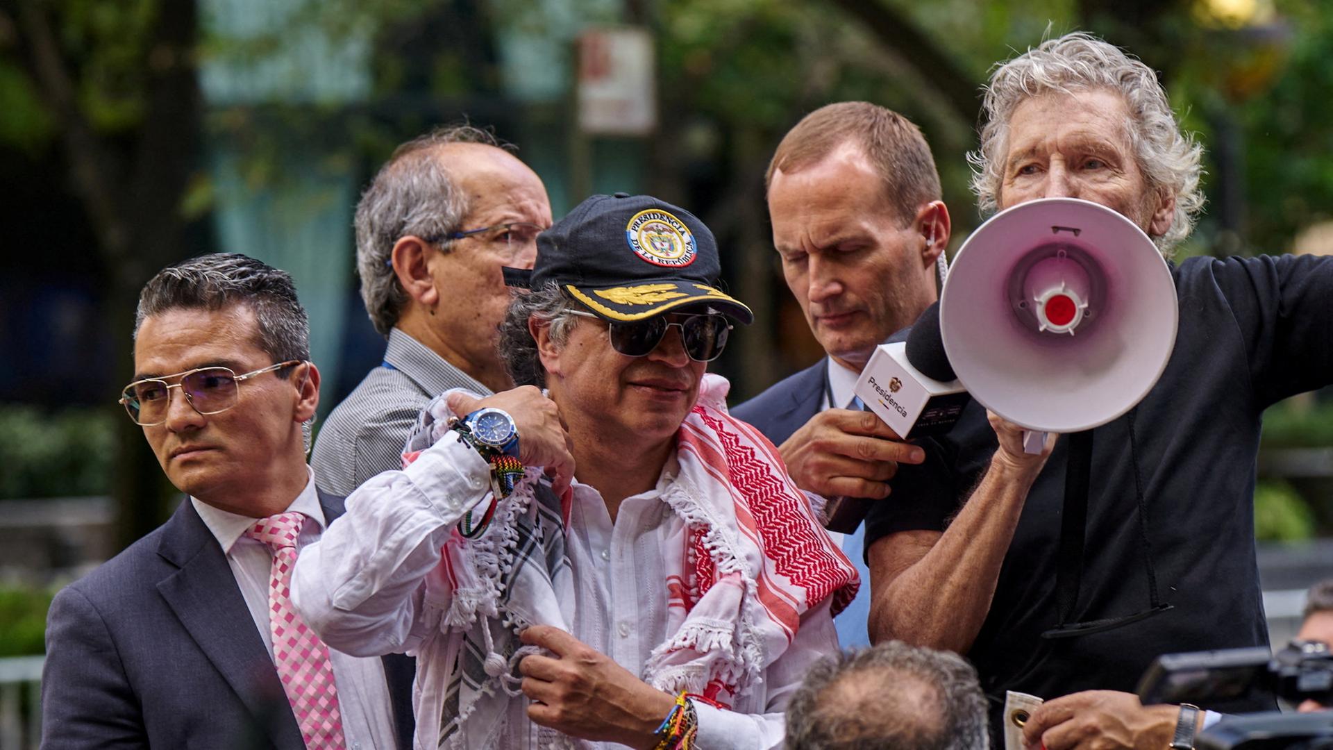270925 Kolumbiens Präsident Gustavo Petro in New York vor dem UN-Hauptquartier | REUTERS