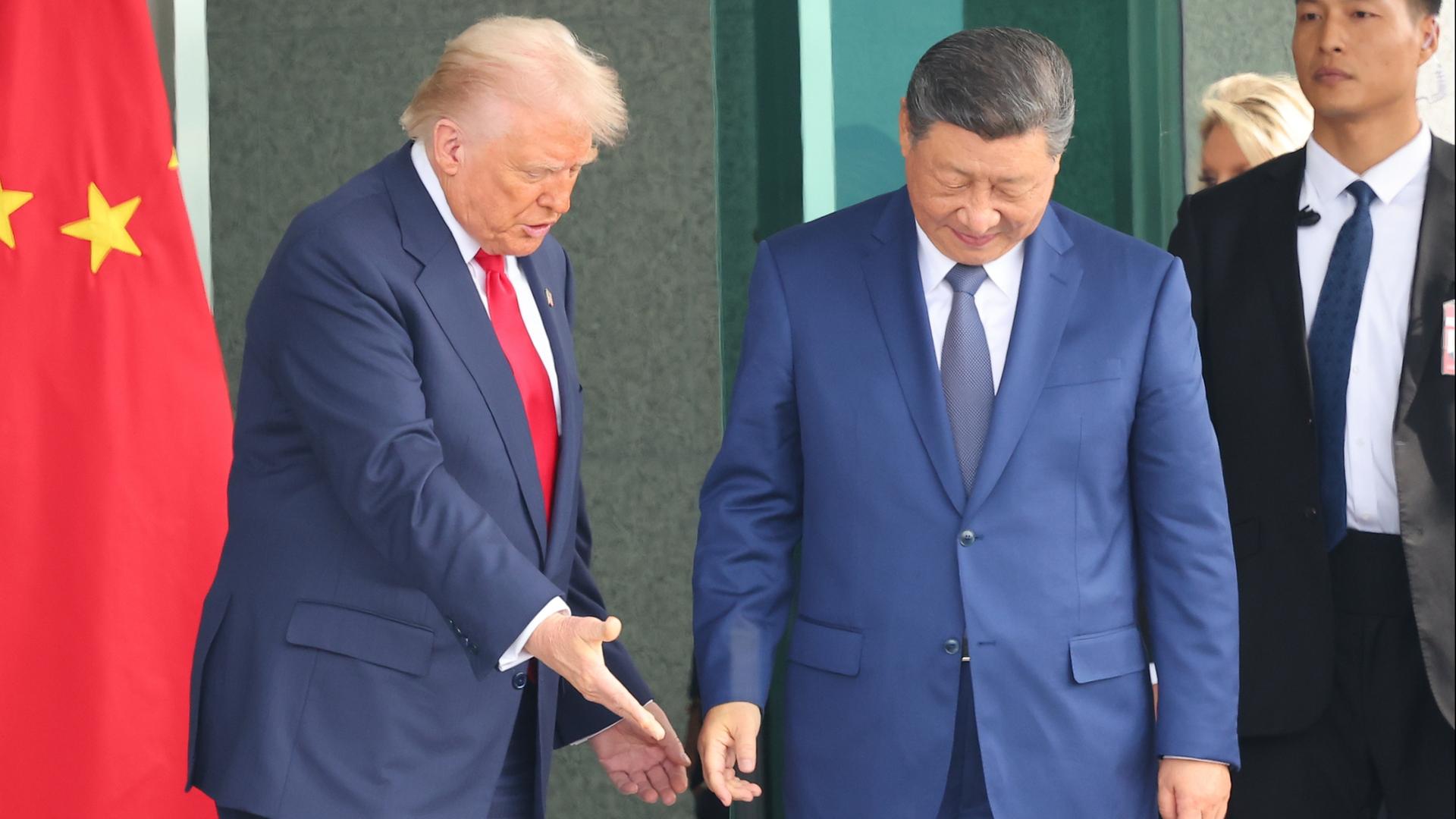 Donald Trump und Xi Jinping bei einer Begegnung in Busan (Südkorea). (Archivbild: 30. Oktober 2025) | EPA