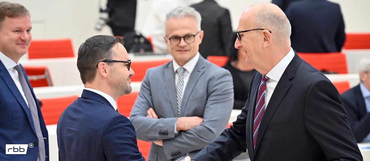 Archivbild:Dietmar Woidke wird von Jan Redmann am 11.12.2026 begrüßt.(Quelle:dpa/S.C.Gollnow)