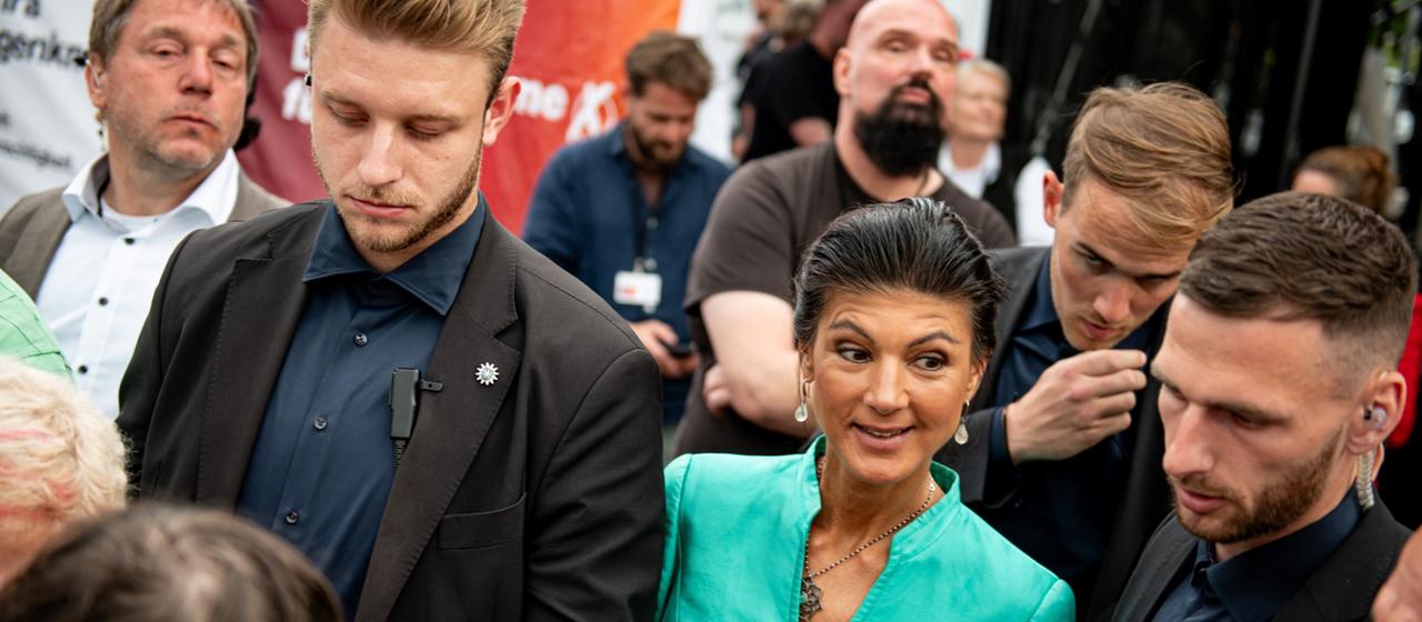 Sahra Wagenknecht am Rande einer Wahlkampfkundgebung in Berlin