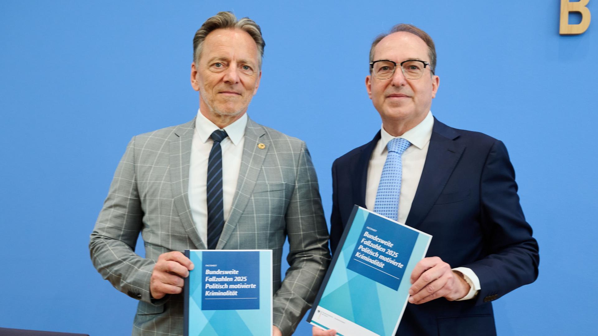 Holger Münch und Alexander Dobrindt | Annette Riedl/dpa