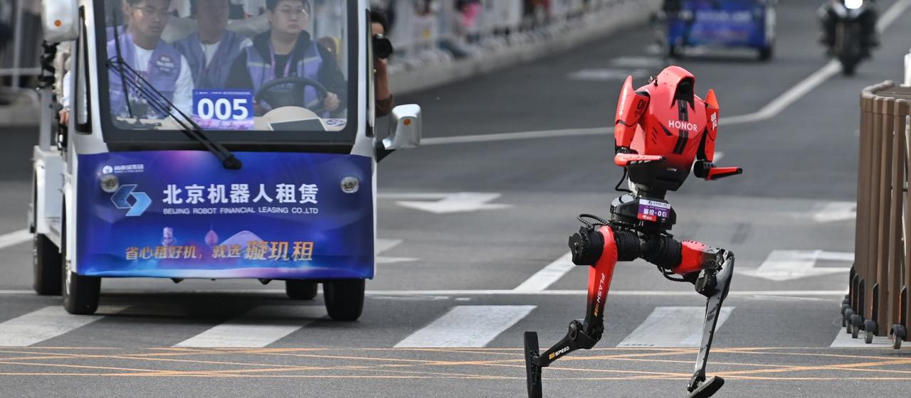 Roboter laufen den Menschen erstmals davon