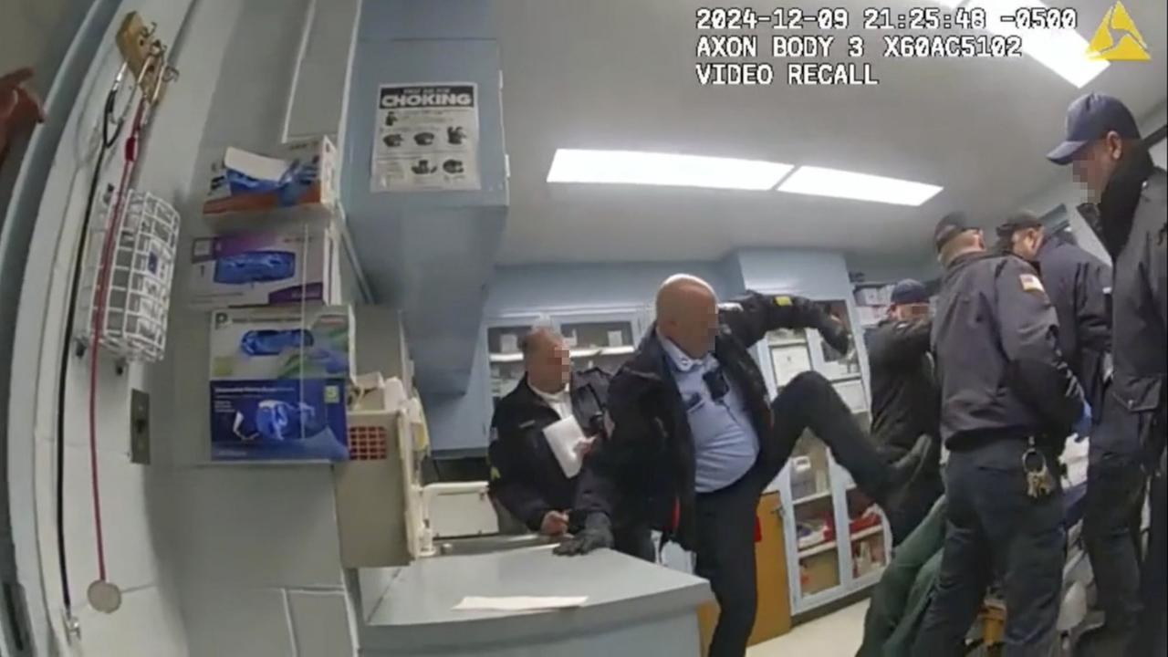 Videoaufnahmen: US-Gefängniswärter prügeln Häftling zu Tode