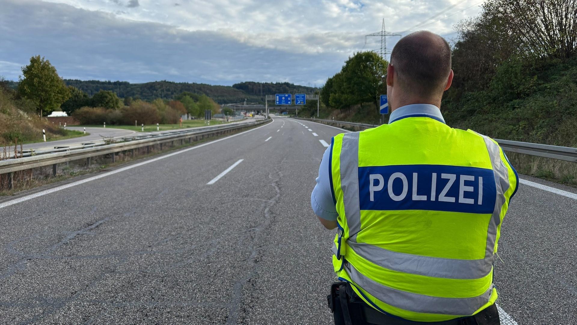Möglicherweise Sprengstoff in Auto entdeckt - Autobahn bei Rheinfelden gesperrt