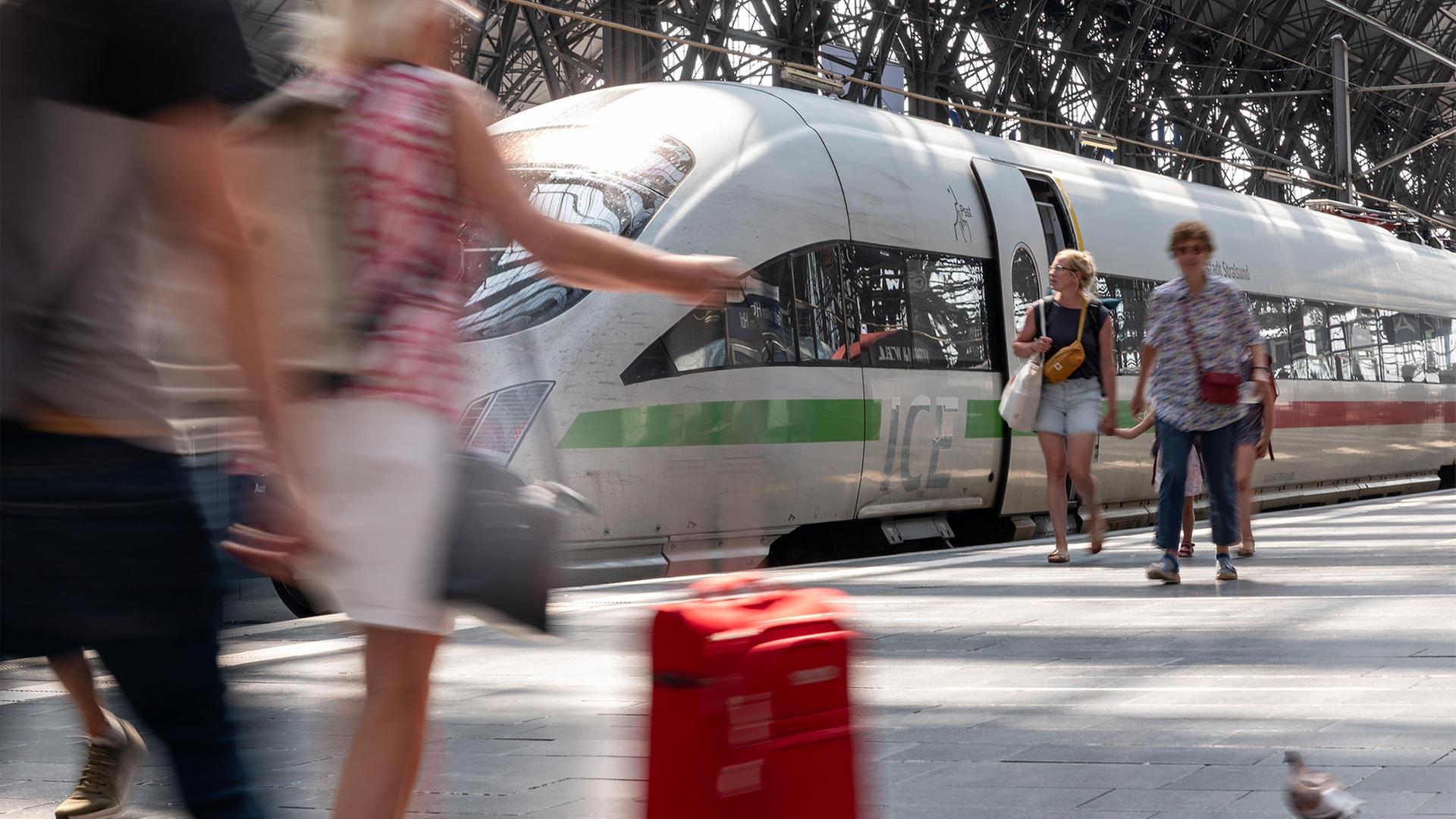 Bahn: Mehr als 128.000 wollen Familienreservierung zurück
