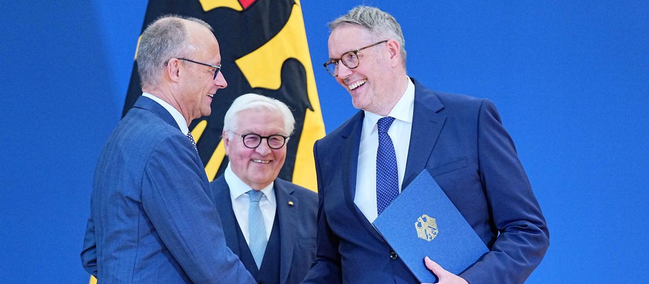 Friedrich Merz Frank-Walter Steinmeier und Alexander Schweitzer