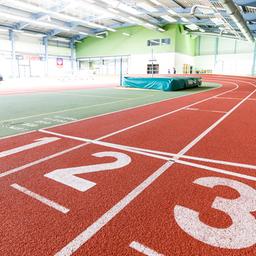 Lauf- und Leichtathletikhalle am Olympiastützpunkt und paralympischen Zentrum in Cottbus, aufgenommen am 11.04.2024. (Quelle: Imago Images/Andreas Franke)